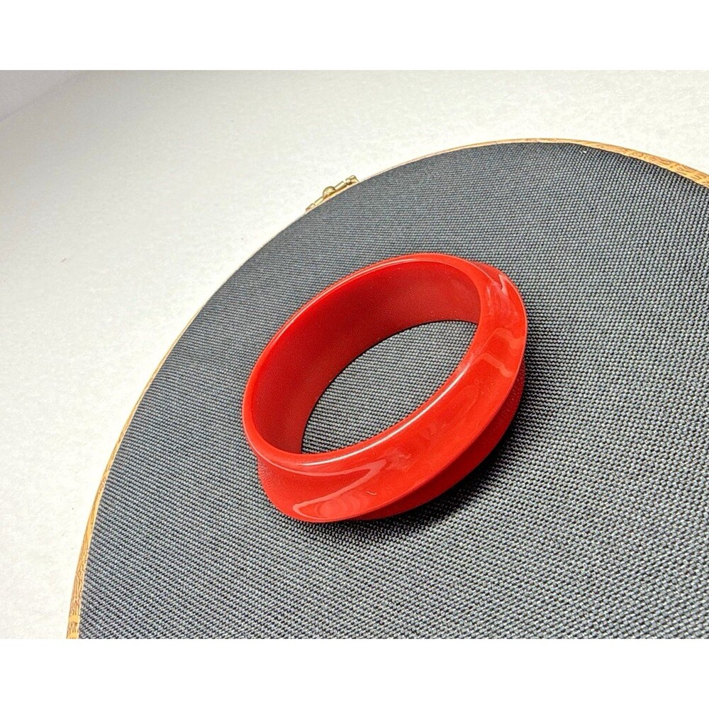 Red Chunky Bangle Bracelet Wide Sculptural Wavy Resin Plastic Retro Statement